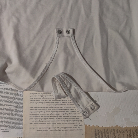 Express Cream Double V-Neck Off the shoulder bodysuit w/ Thong Closure - Picture 2 of 5